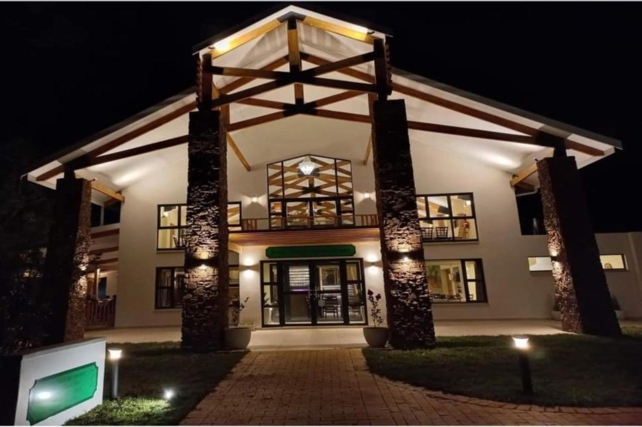 Gooderson Monks Cowl Golf Resort Champagne Valley Exterior foto